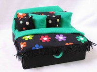 Green Flowers Bed Box